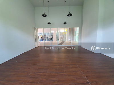 Supalai Lite Ratchada-Narathiwas-Sathorn, Bangkok, Thailand Supalai Lite Ratchada-Narathiwas-Sathorn, Bangkok, Thailand