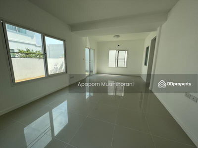 Chaiyaphruek Village, Sai 5, Nakhon Pathom, Thailand Chaiyaphruek Village, Sai 5, Nakhon Pathom, Thailand