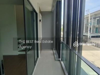 Town Avenue Merge Rattanatibet, Nonthaburi, Thailand Town Avenue Merge Rattanatibet, Nonthaburi, Thailand