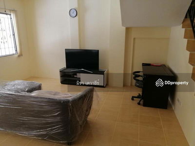 Townhome for rent three-storey. On Pattaya Sai3 Road., Chon Buri, Thailand Townhome for rent three-storey. On Pattaya Sai3 Road., Chon Buri, Thailand