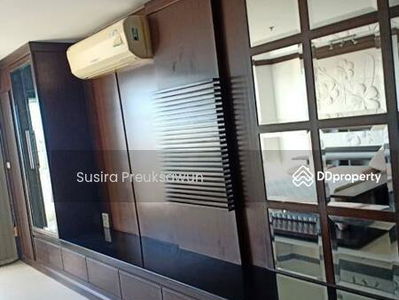 State Tower, Bangkok, Thailand State Tower, Bangkok, Thailand