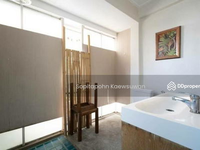 10110, Bangkok, Thailand 10110, Bangkok, Thailand