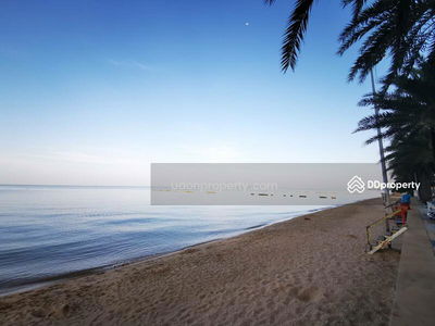 Lumpini Park Beach Jomtien, Chon Buri, Thailand Lumpini Park Beach Jomtien, Chon Buri, Thailand