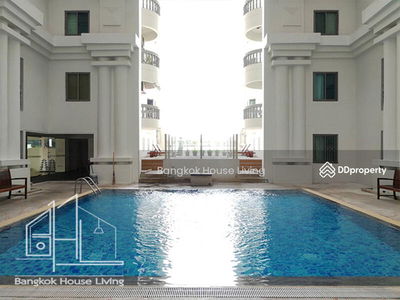 Royal Castle Sukhumvit, Bangkok, Thailand Royal Castle Sukhumvit, Bangkok, Thailand