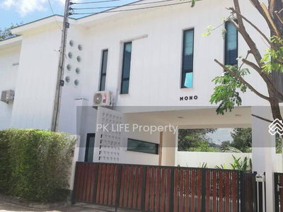 Gehäuse In Ban Ratsada, Thailand Gehäuse In Ban Ratsada, Thailand