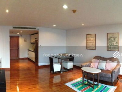 Lake Avenue Sukhumvit 16, Bangkok, Thailand Lake Avenue Sukhumvit 16, Bangkok, Thailand