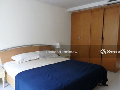 Royal Castle Sukhumvit, Bangkok, Thailand Royal Castle Sukhumvit, Bangkok, Thailand