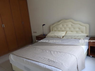 Royal Castle Sukhumvit, Bangkok, Thailand Royal Castle Sukhumvit, Bangkok, Thailand