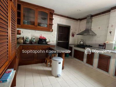 10110, Bangkok, Thailand 10110, Bangkok, Thailand