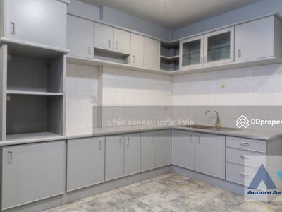 3 Bedrooms Townhouse For Rent in Sathorn, Bangkok near AA26624, Bangkok, Thailand 3 Bedrooms Townhouse For Rent in Sathorn, Bangkok near AA26624, Bangkok, Thailand