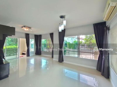 The Centro Rattanathibet, Nonthaburi, Thailand The Centro Rattanathibet, Nonthaburi, Thailand