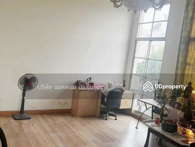 Home Office, Corner Unit, Pet friendly | 4 Bedrooms House for Rent in Charoenkrung, Bangkok AA35973, Bangkok, Thailand Home Office, Corner Unit, Pet friendly | 4 Bedrooms House for Rent in Charoenkrung, Bangkok AA35973, Bangkok, Thailand