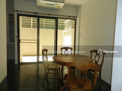 10110, Bangkok, Thailand 10110, Bangkok, Thailand