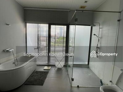 10110, Bangkok, Thailand 10110, Bangkok, Thailand