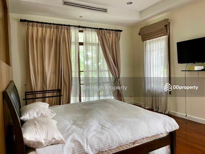 Narasiri Pattanakarn-Srinakarin, Bangkok, Thailand Narasiri Pattanakarn-Srinakarin, Bangkok, Thailand