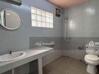 Maneeya Ville, Bangkok, Thailand Maneeya Ville, Bangkok, Thailand