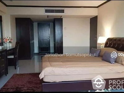 Omni Tower Sukhumvit Nana, Bangkok, Thailand Omni Tower Sukhumvit Nana, Bangkok, Thailand