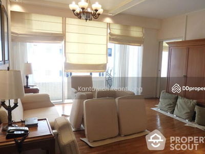 Langsuan Ville, Bangkok, Thailand Langsuan Ville, Bangkok, Thailand