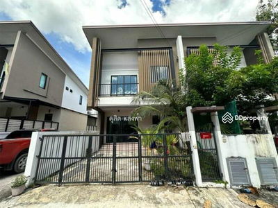 Townhome for rent Palm Hill Tiger Zoo, Sriracha, good location next to the road, Chon Buri, Thailand Townhome for rent Palm Hill Tiger Zoo, Sriracha, good location next to the road, Chon Buri, Thailand