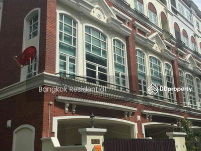 Baan Praram 4 - 3 Bedroom Townhouse in Lumphini, Bangkok, Thailand Baan Praram 4 - 3 Bedroom Townhouse in Lumphini, Bangkok, Thailand