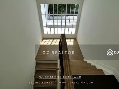 Panya Village Pattanakarn, Bangkok, Thailand Panya Village Pattanakarn, Bangkok, Thailand