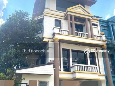 Townhouse, 4 Bed, Huai Khwang, Near KIS International School, Bangkok, Thailand Townhouse, 4 Bed, Huai Khwang, Near KIS International School, Bangkok, Thailand