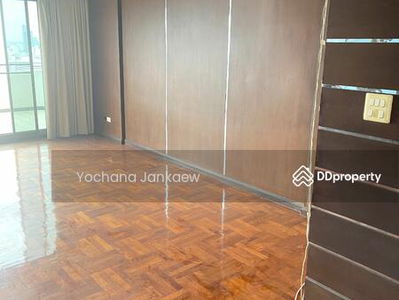 Tower Park, Bangkok, Thailand Tower Park, Bangkok, Thailand