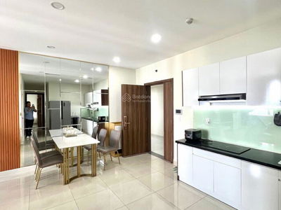 Topaz Elite, Vietnam Topaz Elite, Vietnam