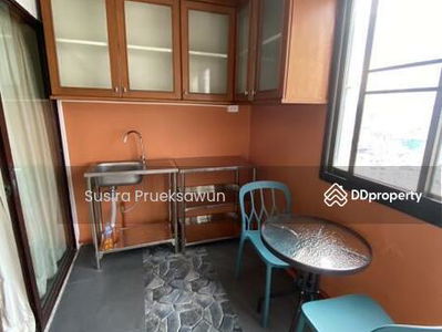 Srivara Mansion, Bangkok, Thailand Srivara Mansion, Bangkok, Thailand