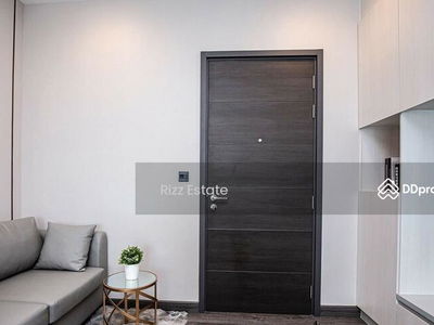 Life One Wireless, Bangkok, Thailand Life One Wireless, Bangkok, Thailand