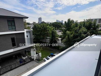 The City Ekkamai-Ladprao, Bangkok, Thailand The City Ekkamai-Ladprao, Bangkok, Thailand