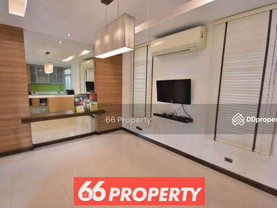 Narasiri Phatthanakan-Srinakarin, Bangkok, Thailand Narasiri Phatthanakan-Srinakarin, Bangkok, Thailand