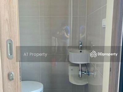 Park Origin Phrom Phong, Bangkok, Thailand Park Origin Phrom Phong, Bangkok, Thailand