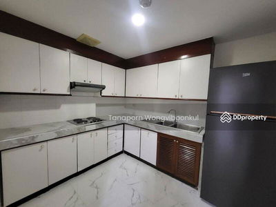 Moon Tower, Bangkok, Thailand Moon Tower, Bangkok, Thailand