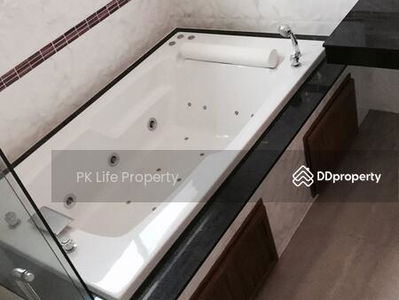 Housing in Ban Ratsada, Thailand Housing in Ban Ratsada, Thailand