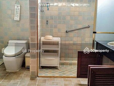 4 Bed House, Bangkok, Thailand 4 Bed House, Bangkok, Thailand