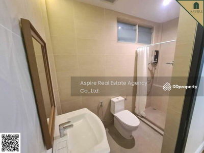 Single house, Sukhumvit 44, Bangkok, Thailand Single house, Sukhumvit 44, Bangkok, Thailand