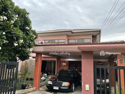 Single house behind The Ninth Mall, Seri Village, 100 sq m, 2 floors, 5 bedrooms, 3 bathrooms, good location, suitable for an office, residence, home office, Bangkok., Thailand Single house behind The Ninth Mall, Seri Village, 100 sq m, 2 floors, 5 bedrooms, 3 bathrooms, good location, suitable for an office, residence, home office, Bangkok., Thailand