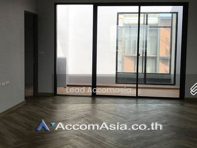 4 Bedrooms Townhouse for Sale and Rent in Pattanakarn, Bangkok near BTS On Nut at The Pride Sukhumvit, Bangkok, Thailand 4 Bedrooms Townhouse for Sale and Rent in Pattanakarn, Bangkok near BTS On Nut at The Pride Sukhumvit, Bangkok, Thailand