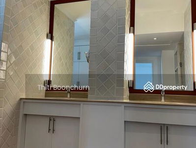 Townhouse, 400sqm, Quiet Street, Phrom Phong, Bangkok, Thailand Townhouse, 400sqm, Quiet Street, Phrom Phong, Bangkok, Thailand