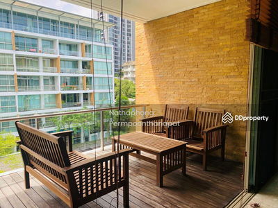 Ficus Lane, Bangkok, Thailand Ficus Lane, Bangkok, Thailand