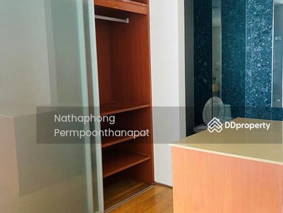 Ficus Lane, Bangkok, Thailand Ficus Lane, Bangkok, Thailand