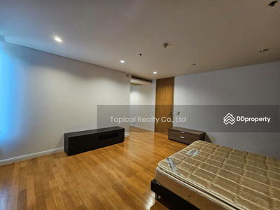 The Royal Saladaeng Condominium, Bangkok, Thailand The Royal Saladaeng Condominium, Bangkok, Thailand