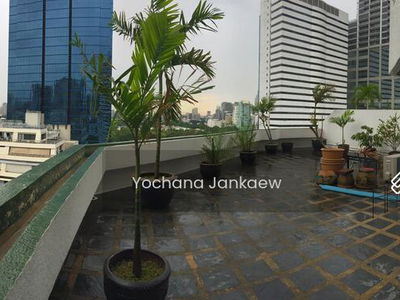 Lake Avenue Sukhumvit 16, Bangkok, Thailand Lake Avenue Sukhumvit 16, Bangkok, Thailand