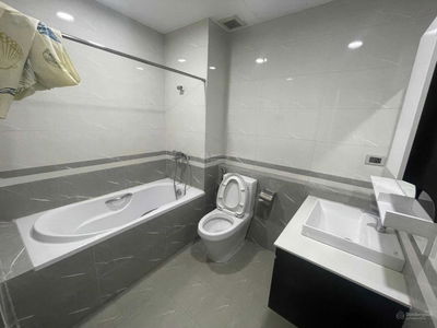 Chau Long Street, Vietnam Chau Long Street, Vietnam