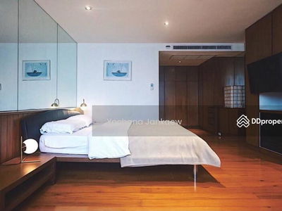 Lake Avenue Sukhumvit 16, Bangkok, Thailand Lake Avenue Sukhumvit 16, Bangkok, Thailand