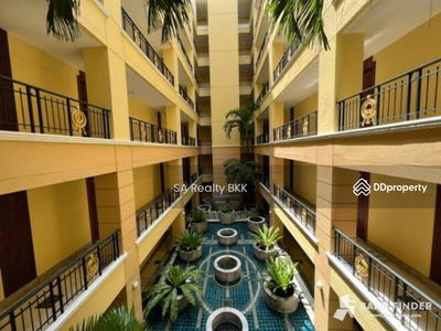 Pipat Place, Bangkok, Thailand Pipat Place, Bangkok, Thailand