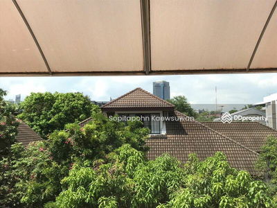 10110, Bangkok, Thailand 10110, Bangkok, Thailand