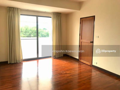 10110, Bangkok, Thailand 10110, Bangkok, Thailand