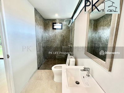 Housing in Ban Chalong, Thailand Housing in Ban Chalong, Thailand